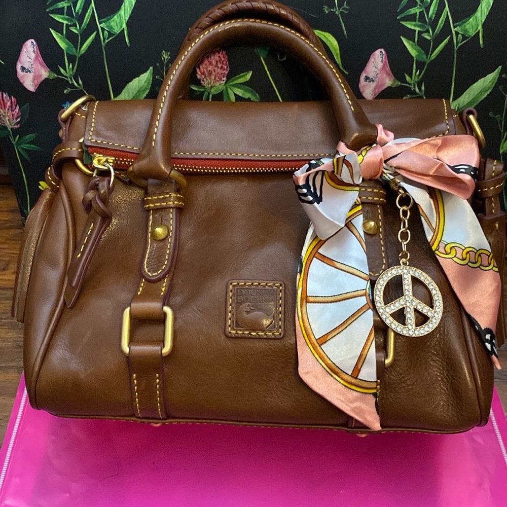 EUC Dooney & Bourke Mini Florentine Satchel w/ Dustbag